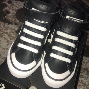 Black/white Converse High Top, size 11 Junior Grad school boys